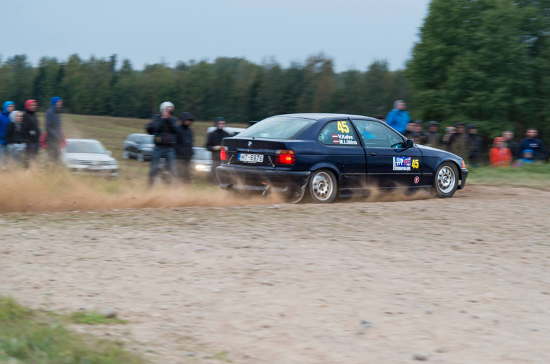Yes, the co-driver really didn’t close the doors properly